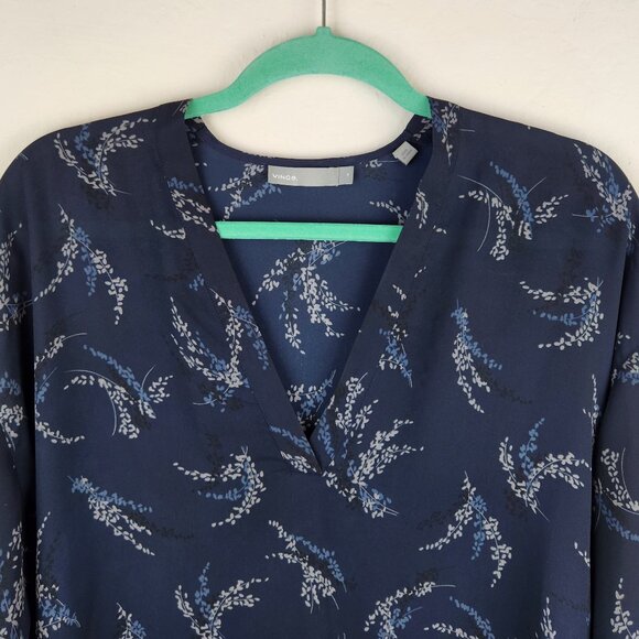 Vince Navy Blue Sprig Floral Print V-Neck Popover Blouse sz M - Picture 3 of 10